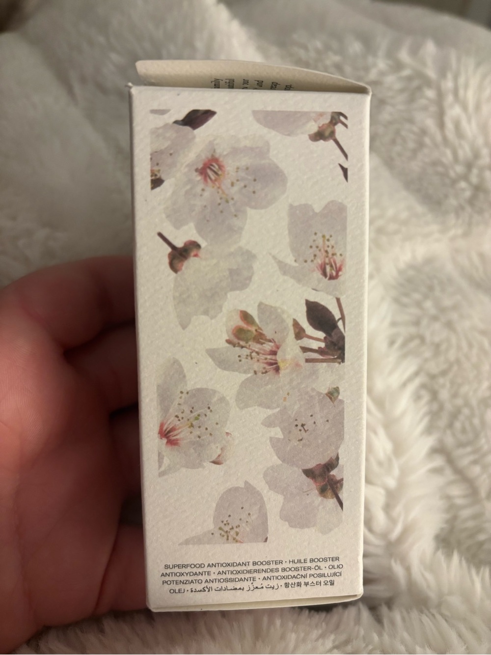 Plum Beauty Oil — White Facial Oil for Radiance - Picture 4 of 6